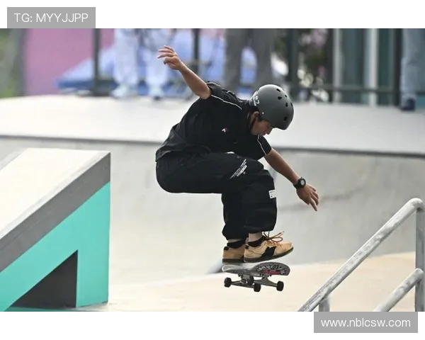 杭州极限运动队在滑板精英赛中以97分稳居积分榜首位