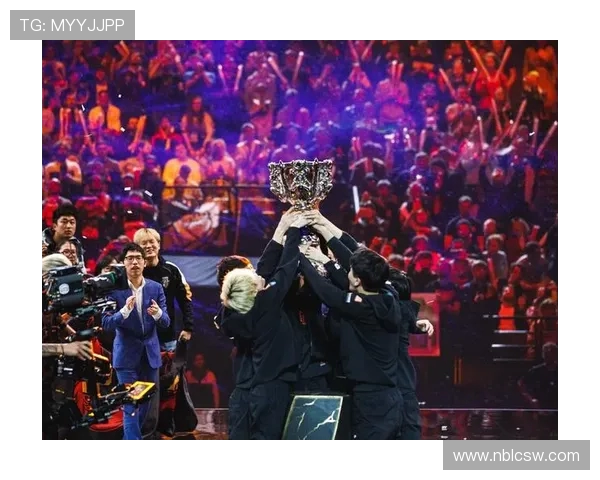 全明星赛精彩回顾:FPX展现强大实力与团队默契 全明星赛精彩回顾:FPX展现强大实力与团队默契